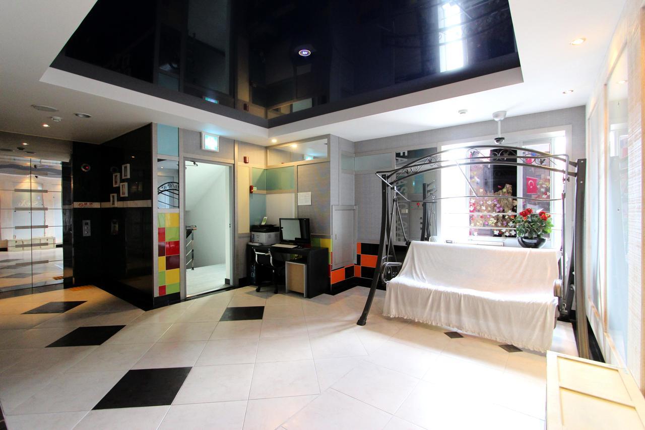 Hera Hotel Тегу Екстериор снимка
