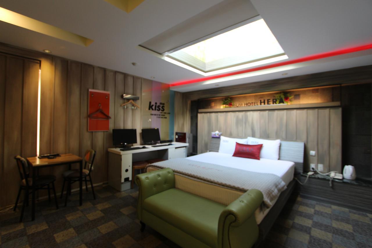 Hera Hotel Тегу Екстериор снимка
