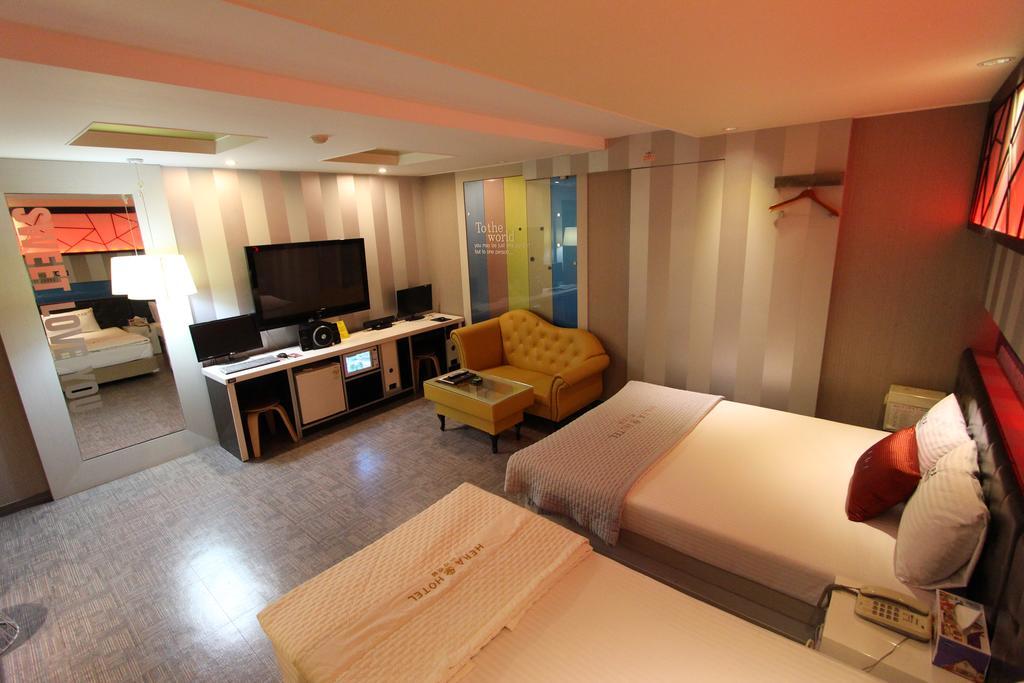 Hera Hotel Тегу Екстериор снимка